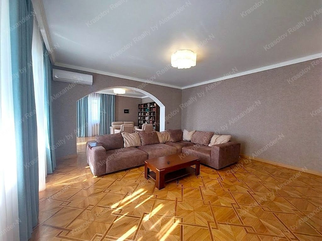 продажа многокомнатной квартиры номер A-174795 в Приморском районе, фото номер 32
